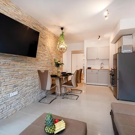 Apartamento Luxury And Modern On The Main Split