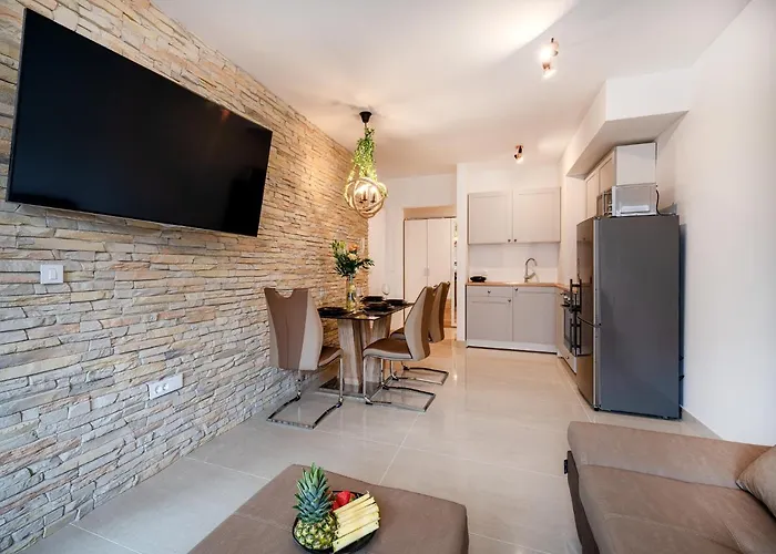 Apartamento Luxury And Modern On The Main Split