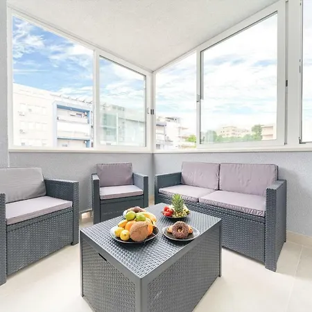 Luxury And Modern On The Main Appartement